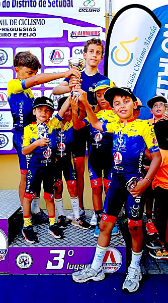 Atletas da Escola de Matos-Cheirinhos no “GP Alves Barbosa” e no “GP Juvenil”(tx)